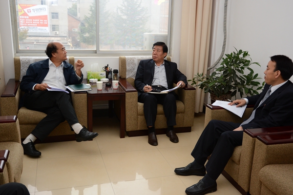 张玉明来我校视察指导稳定安全工作